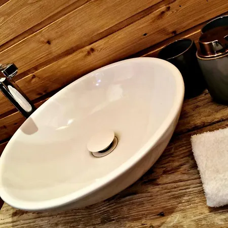 Toelgyes Menedek Noszvaj